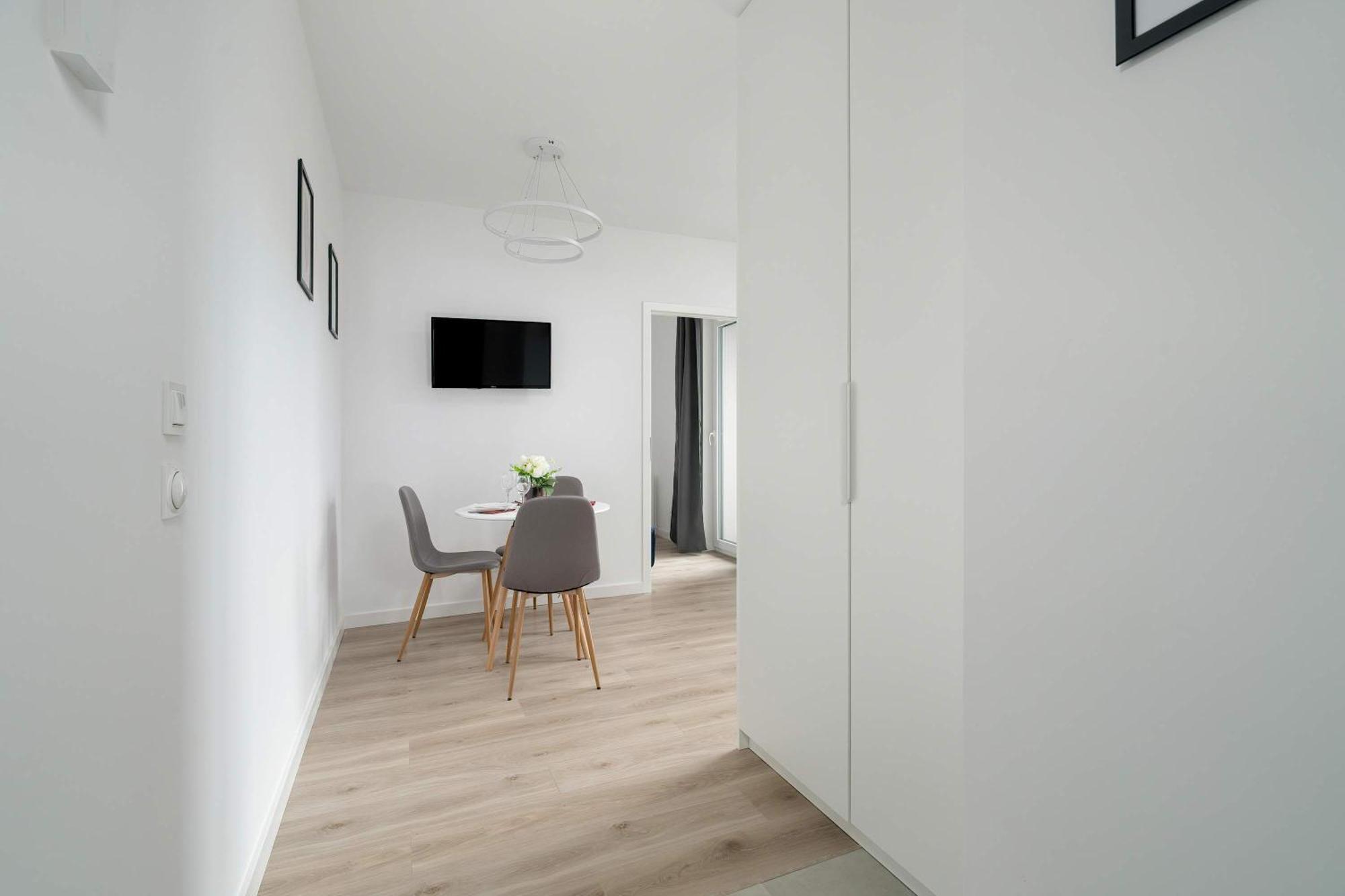 Apartment Nowoczesny Dla 2 Doroslych I 2 Dzieci Parking By Renters *