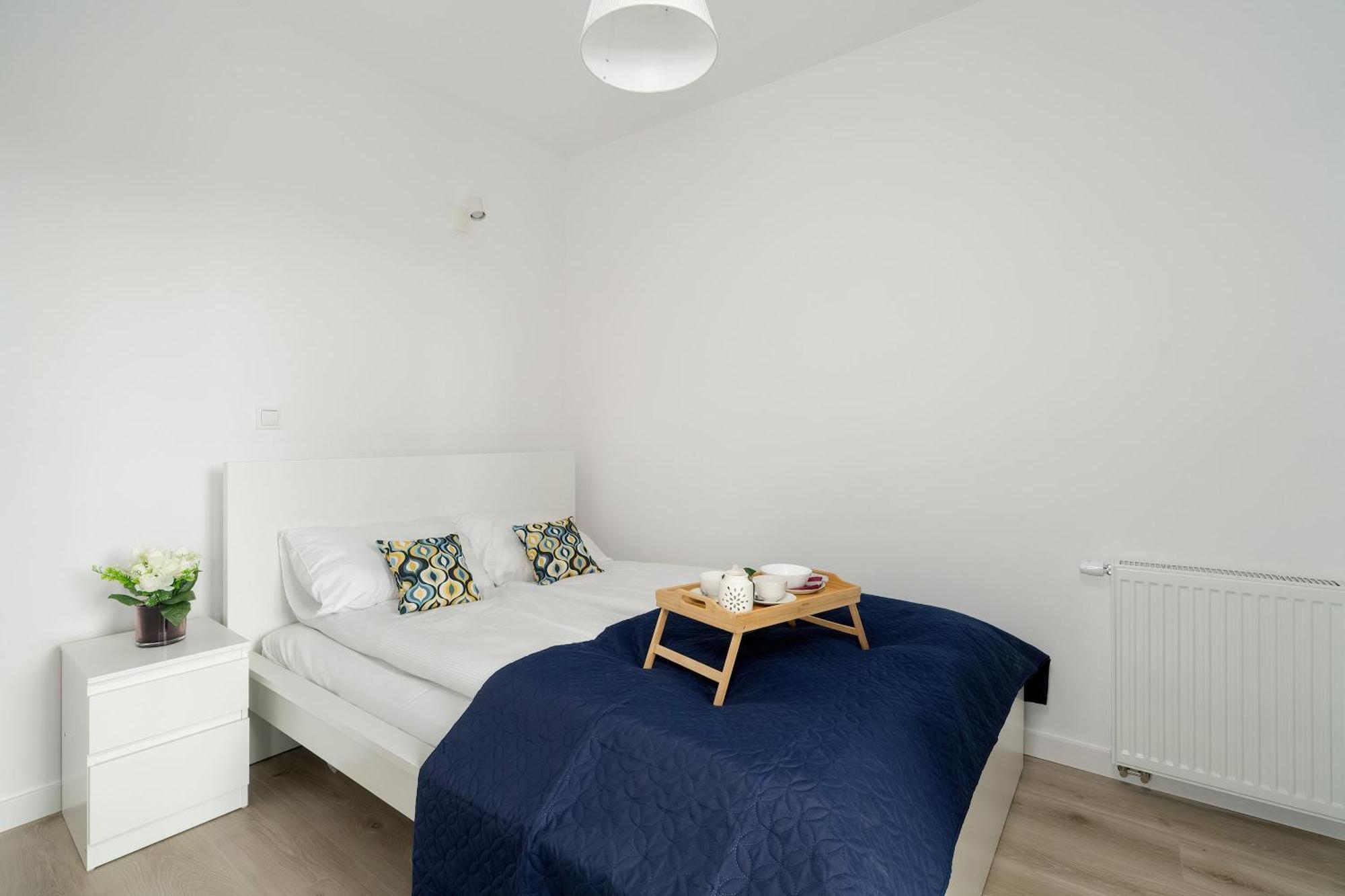 Nowoczesny Dla 2 Doroslych I 2 Dzieci Parking By Renters