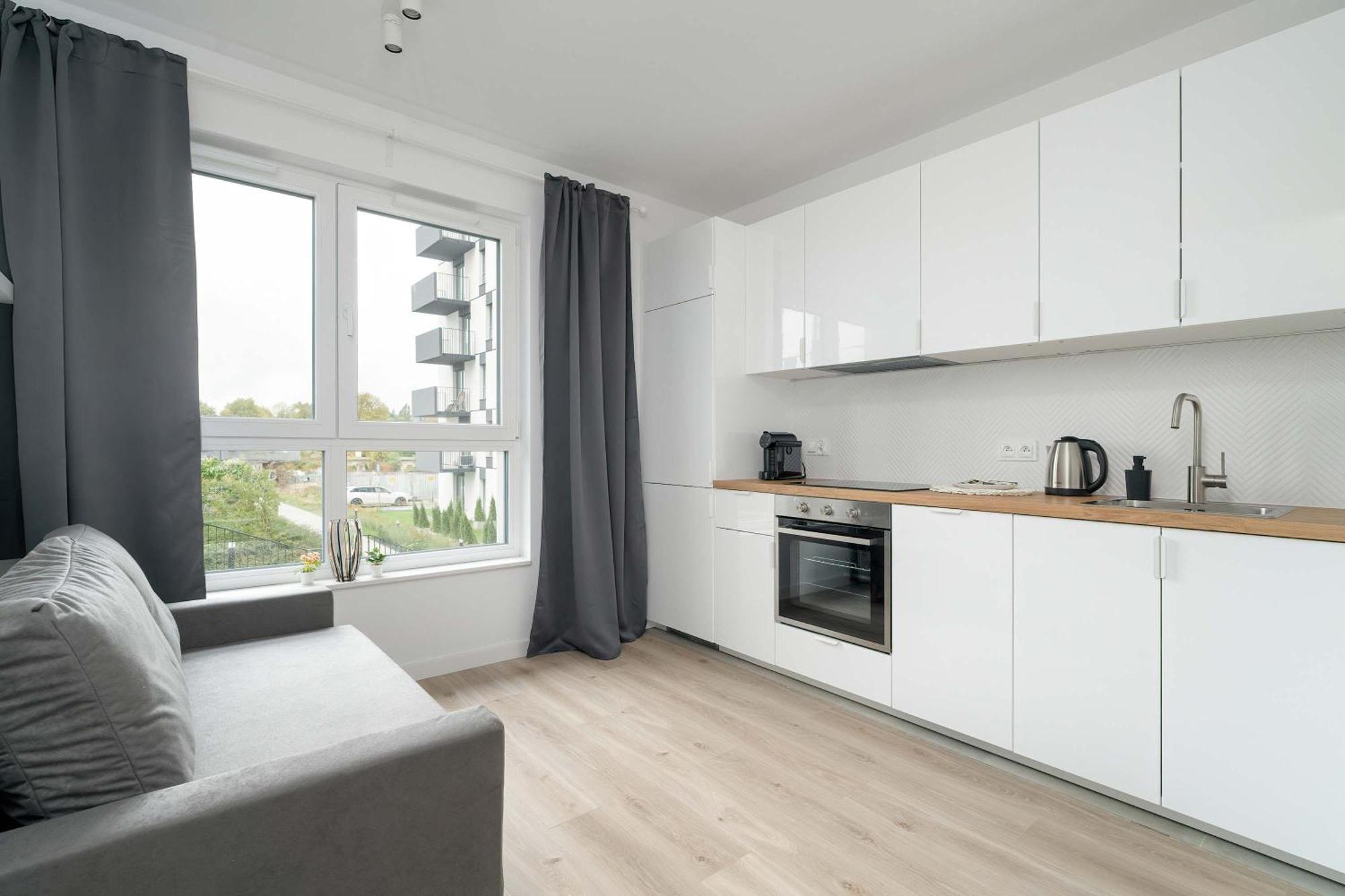 Nowoczesny Dla 2 Doroslych I 2 Dzieci Parking By Renters Poznan